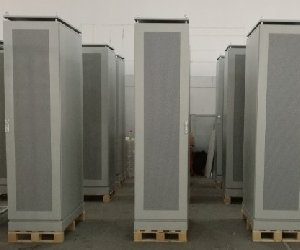 九折型材機柜